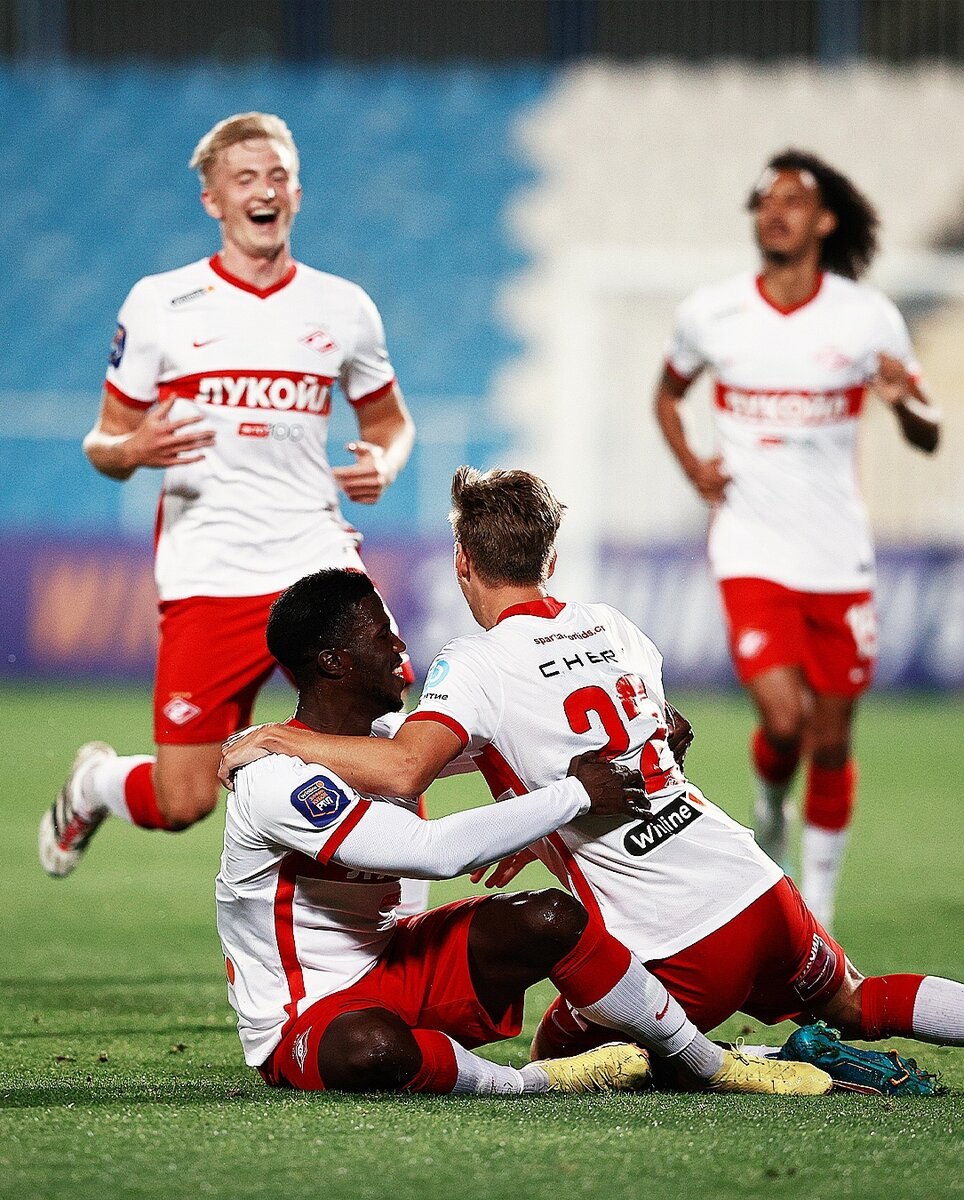 ФК красный октябрь