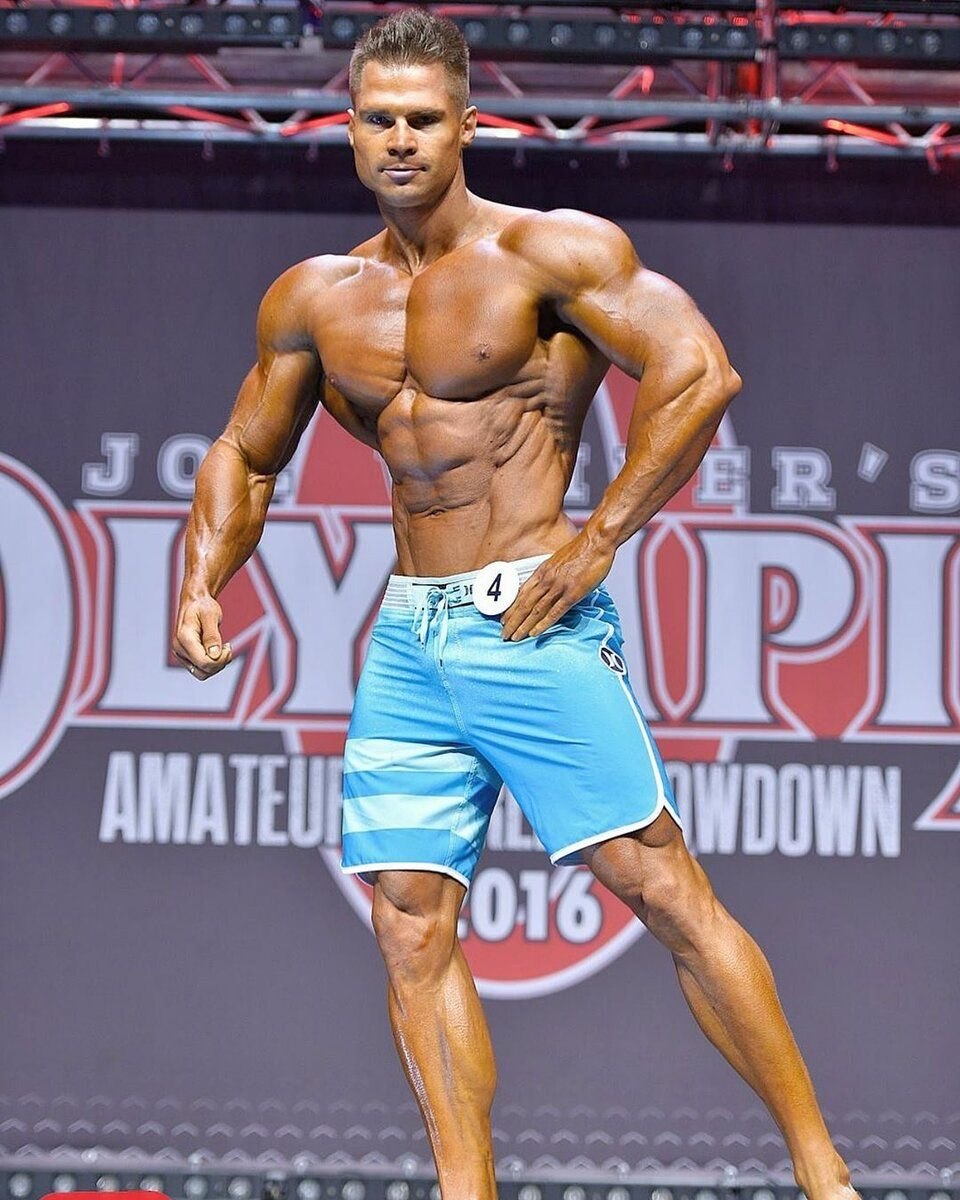 Денис Гусев IFBB Pro