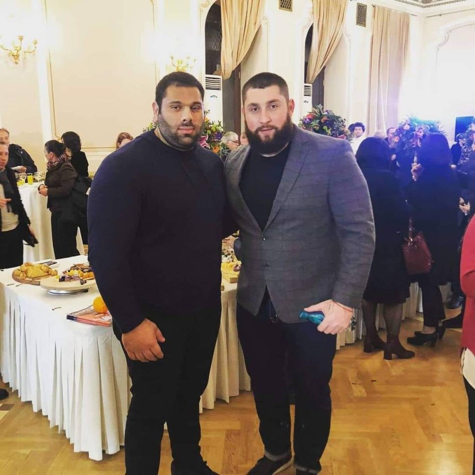 Монстры армрестлинга