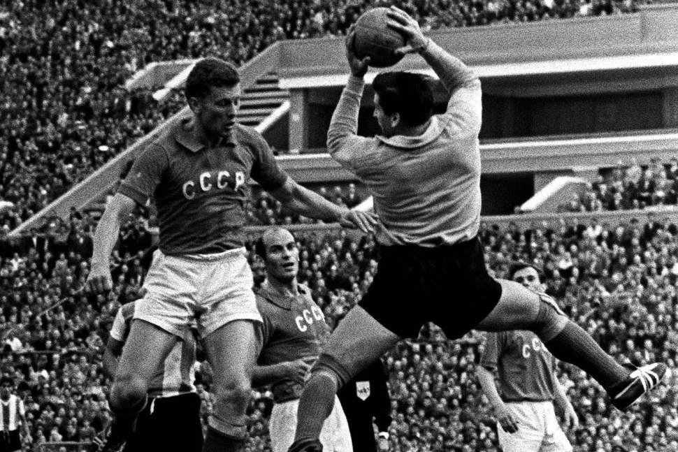 Виктор понедельник футболист СССР