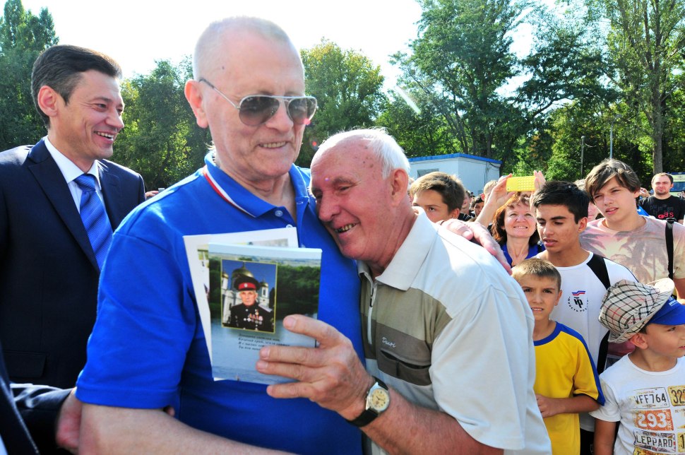 Виктор понедельник похоронен