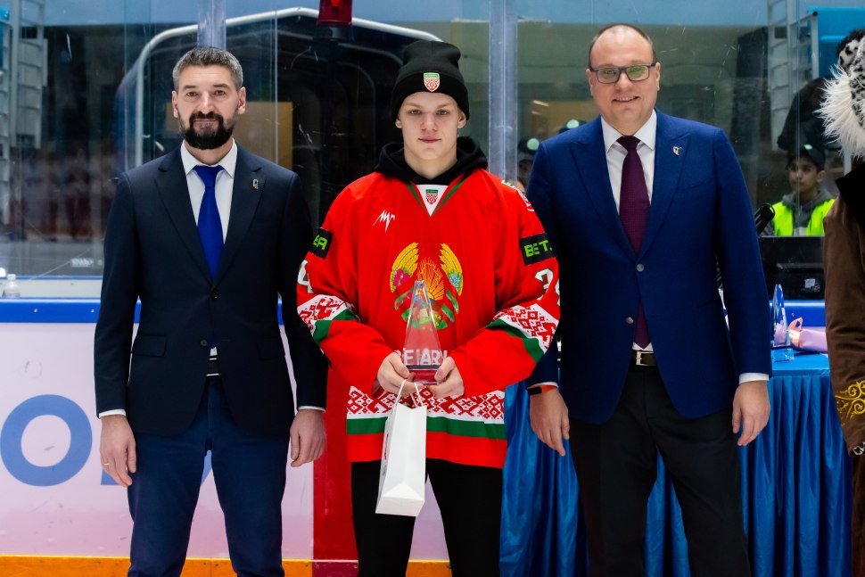 Максим Гусев хоккеист
