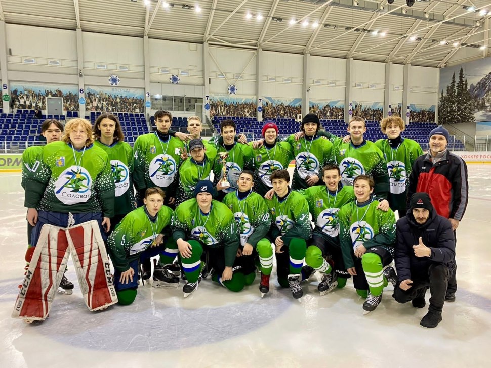 Александр Гусев хоккеист