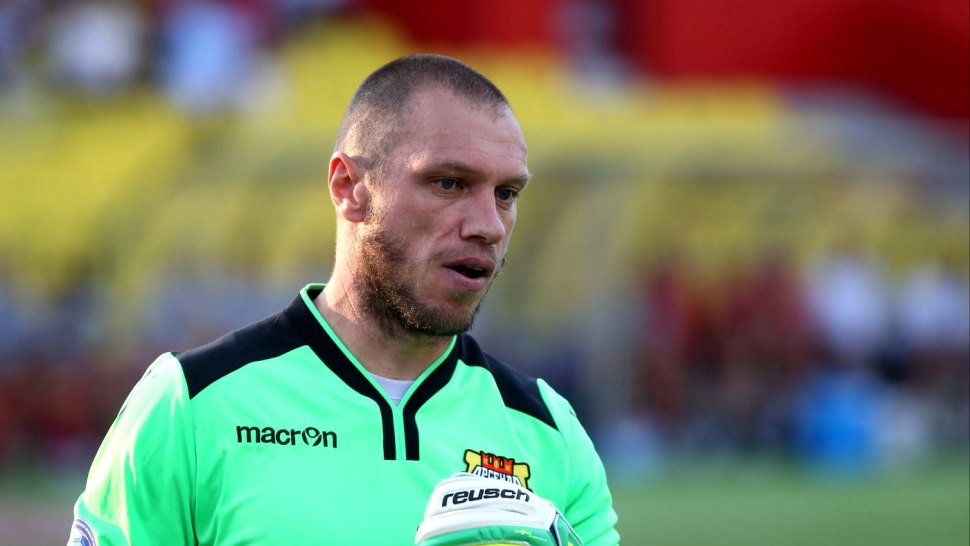 Евгений Фролов вратарь Оренбург