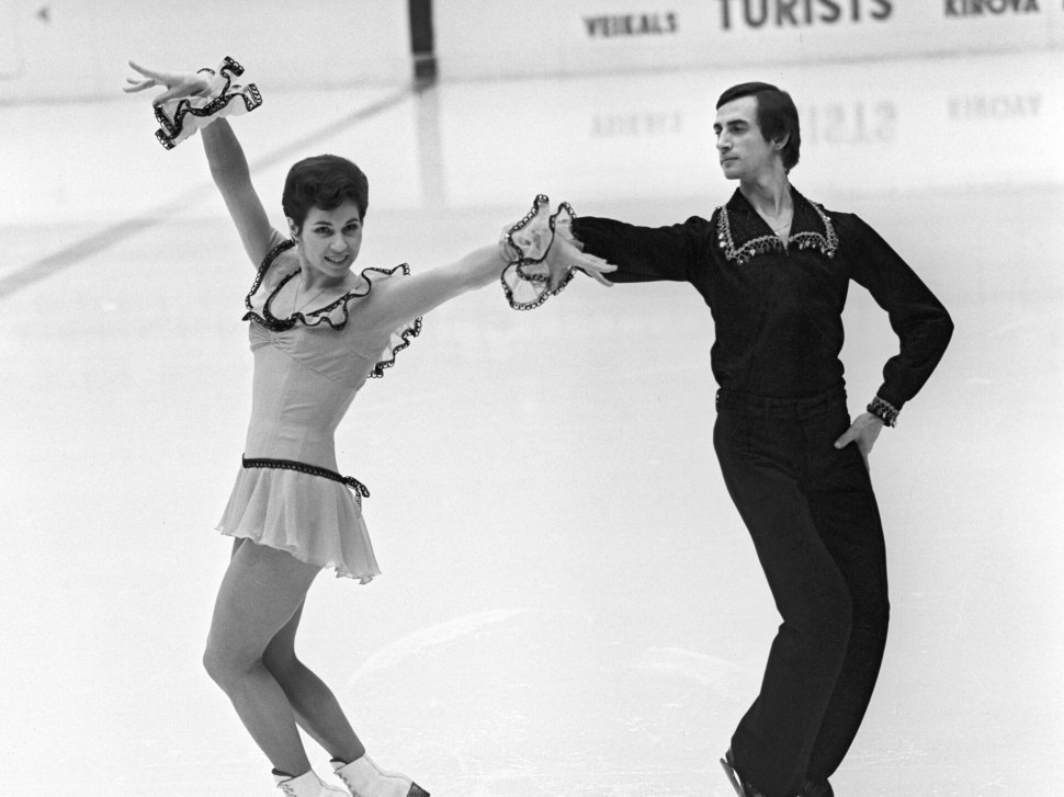 Могила Людмилы Пахомовой