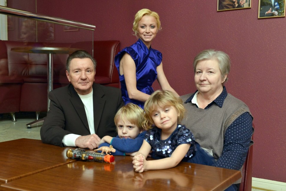 Елена бережная с родителями Сихарулидзе