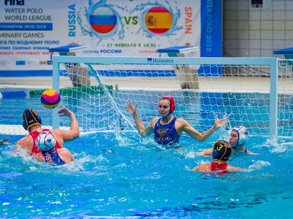 Water polo world. Маленький уличный бассейн для водного поло. Водное поло Югра клуб.