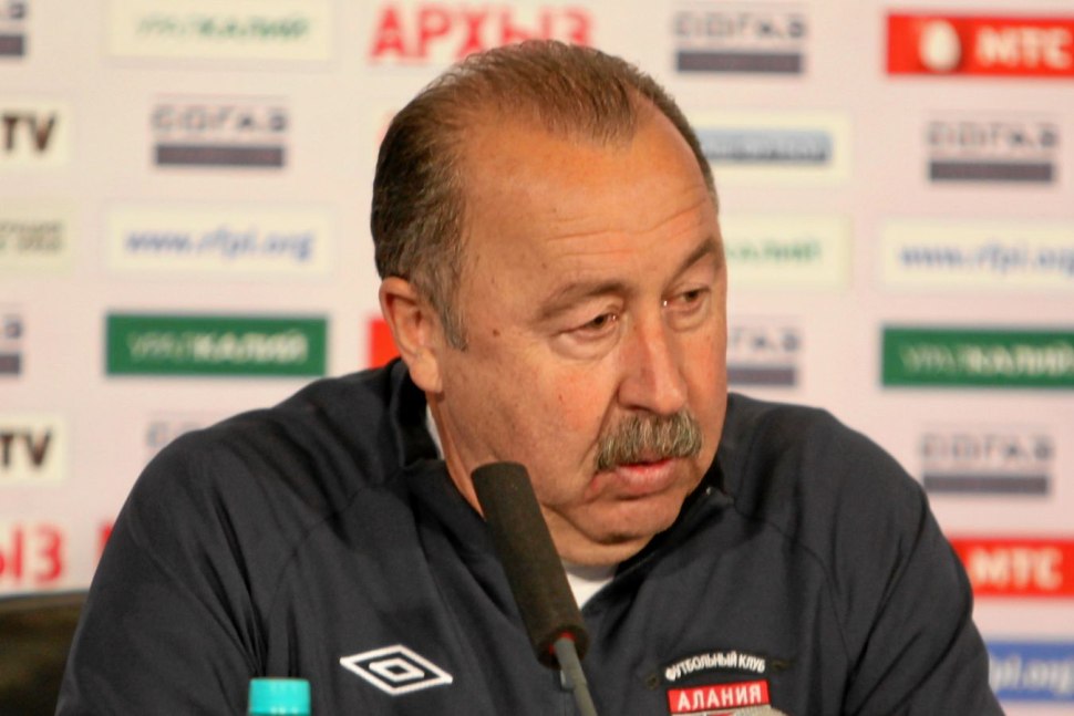 Валерий Газзаев тренер