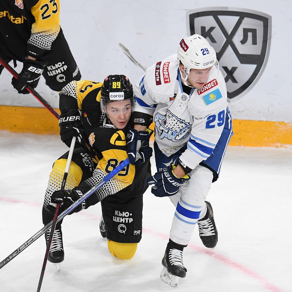 Corban Knight Avangard