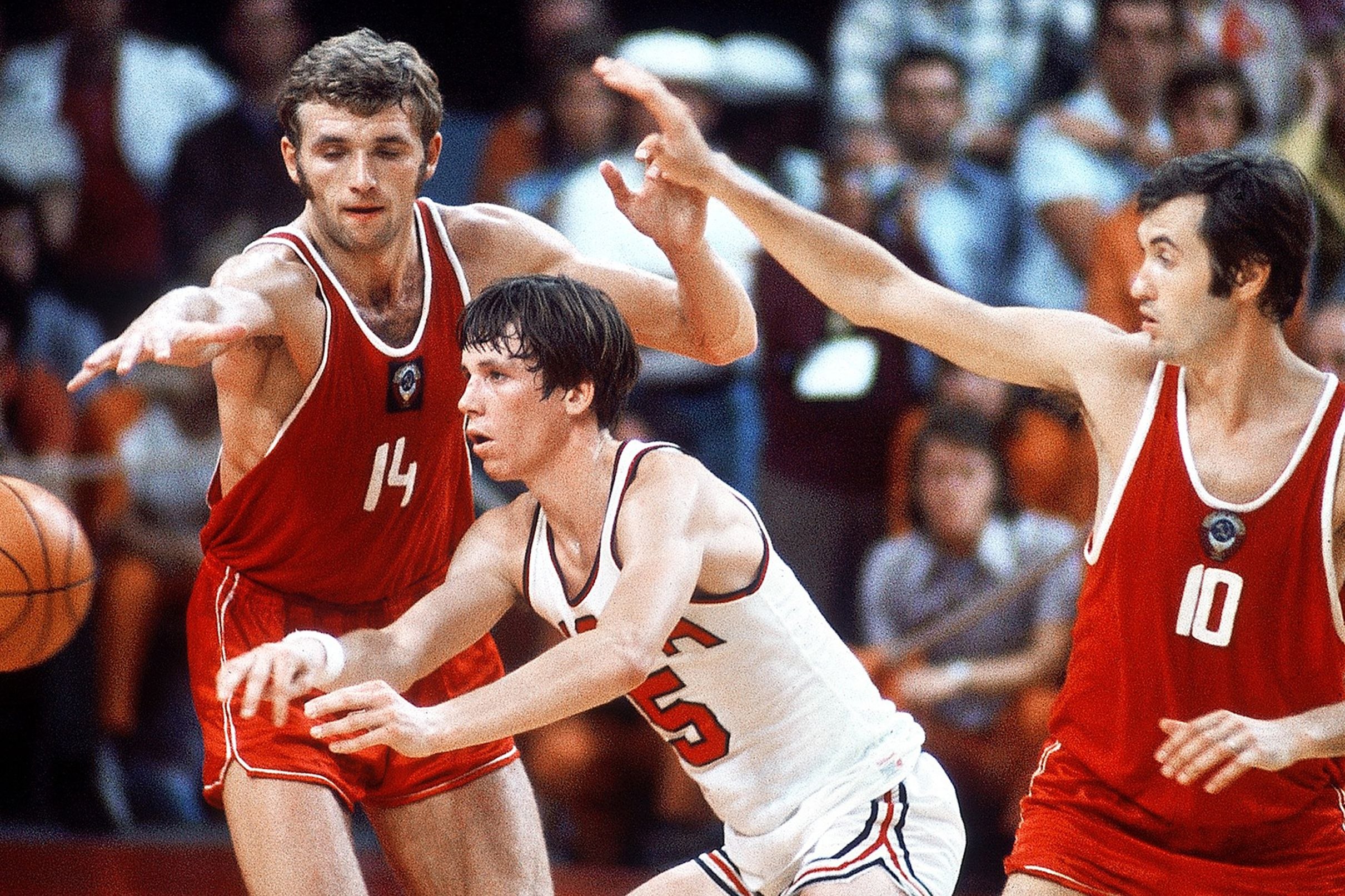 Когда баскетболисты ссср стали чемпионами. Даг Коллинз баскетболист. Баскетболисты 1972. Даг Коллинз 1972. Даг баскетболист 1972.