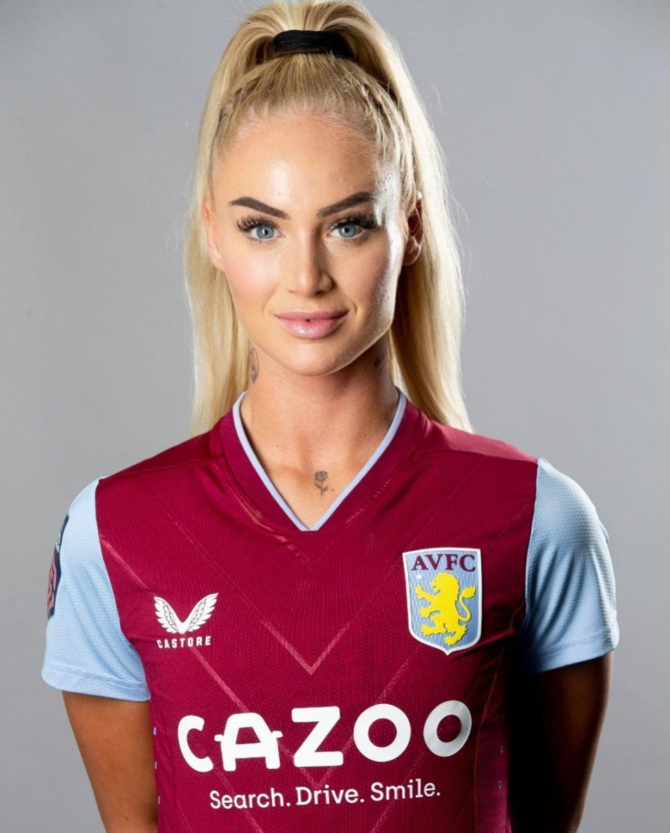 Alisha Lehmann West Ham photo