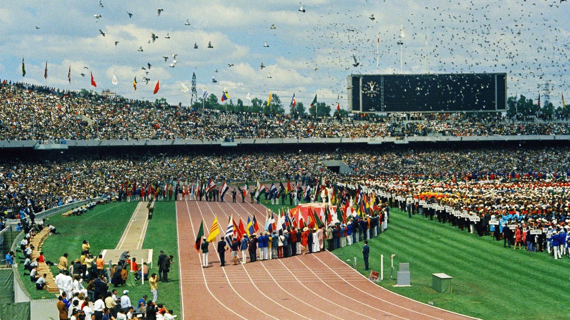 Столица олимпиады 1996 года. Олимпийские игры в Мексике 1968. Мехико Олимпийский стадион 1968. 19 Олимпийские игры в Мехико.