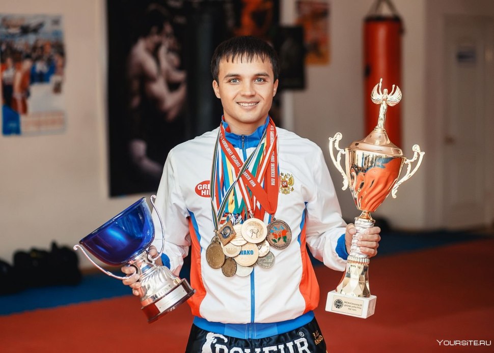 Дмитрий Айзятулов кикбоксинг