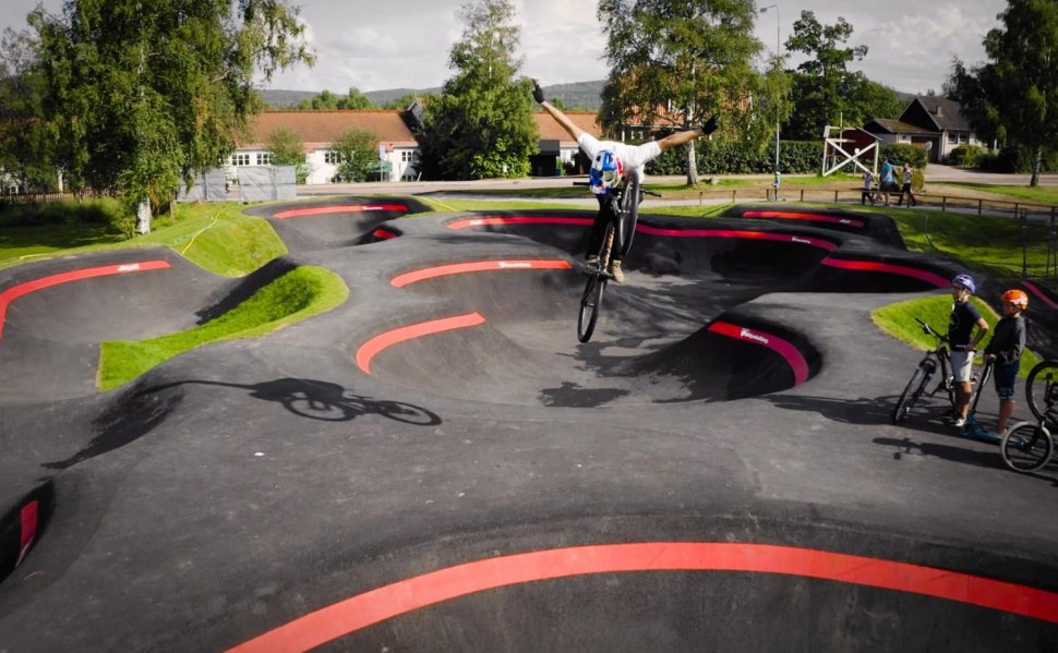 BMX памп трек