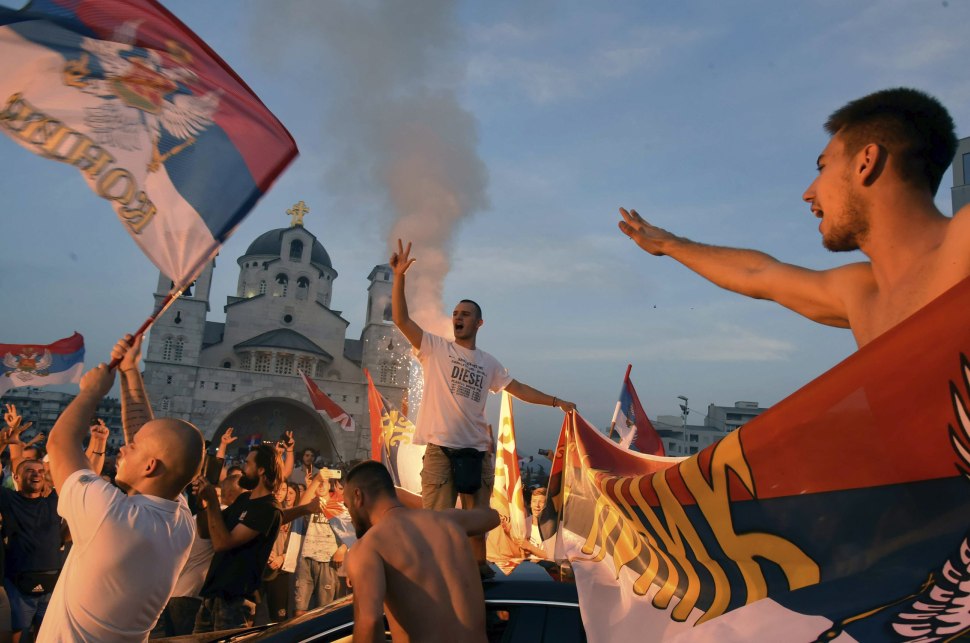Черногория против НАТО